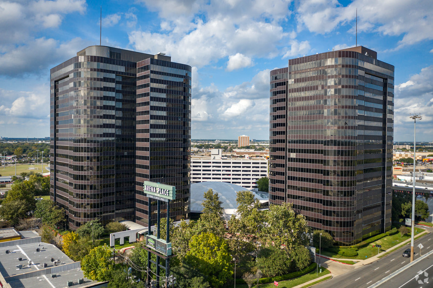 Visite nuestra oficina de Houston ubicada en Arena Towers.
