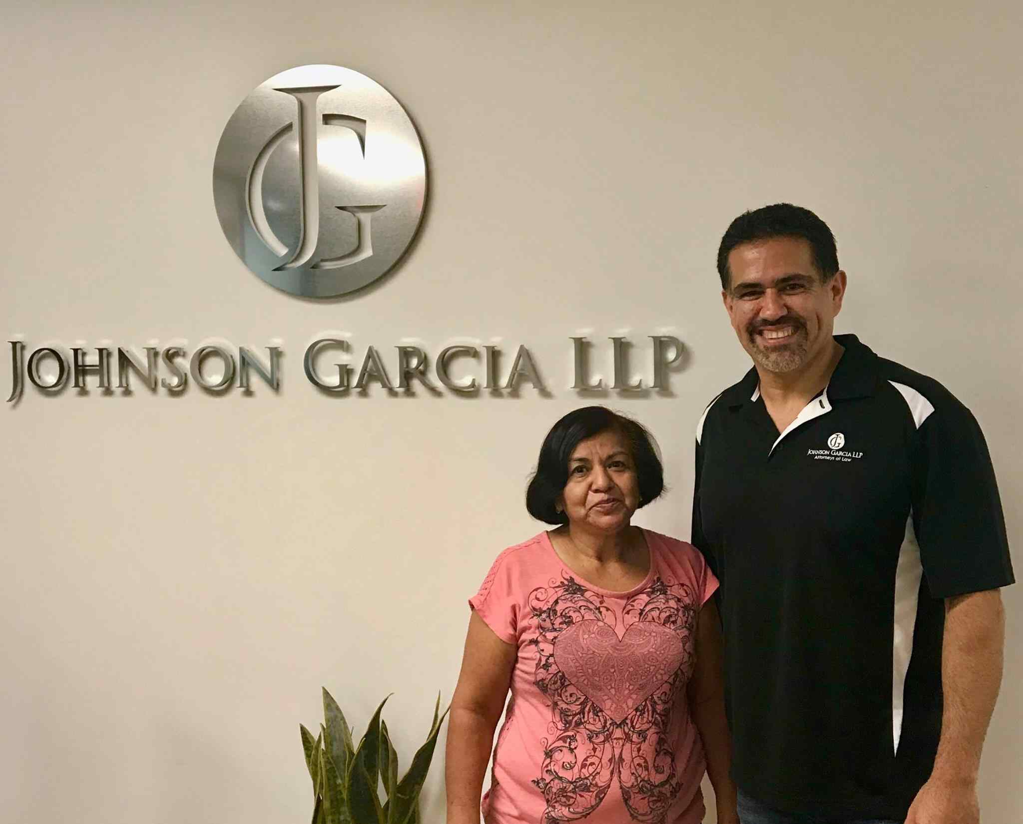 Houston-personal-injury-attorney-Juan-Garcia-celebrates-victory-for-commercial-auto-accident-client-2017